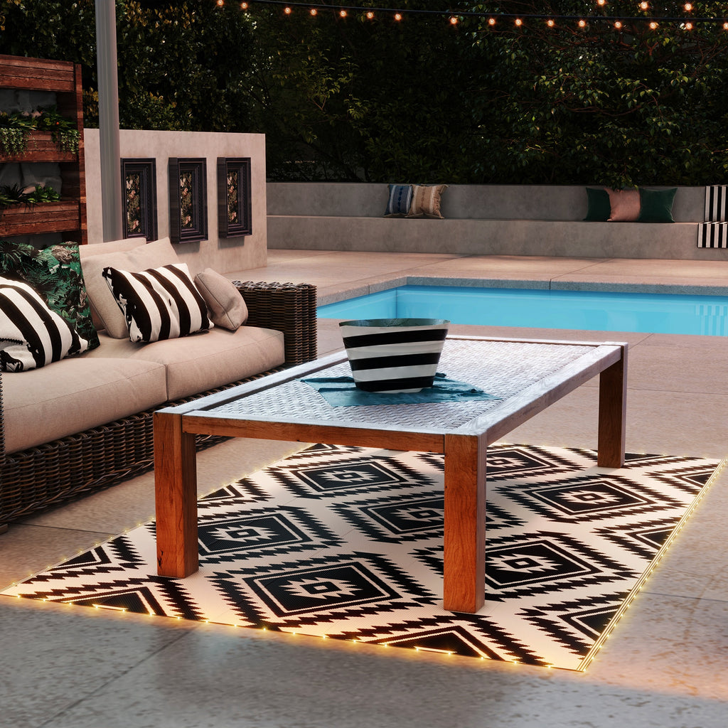 Outdoor Rug with LED String Light and Carry Bag, 182 X 274Cm